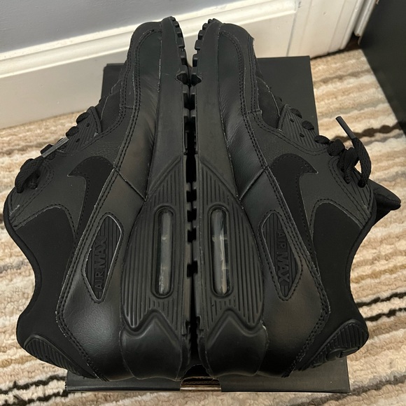 Nike Air Max 90 Triple Black GS - Picture 5 of 9